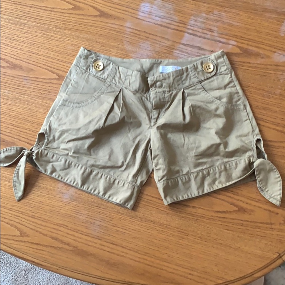 Tan stylish short